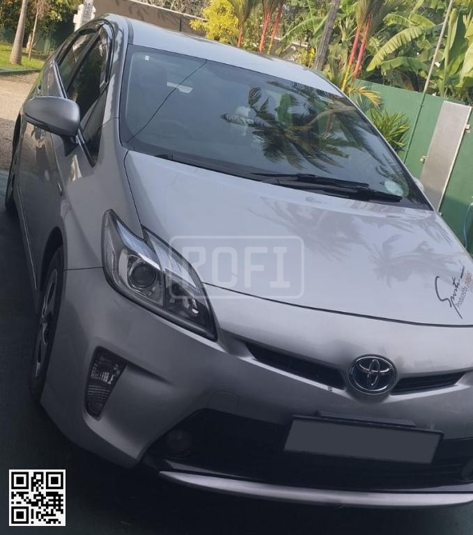 Toyota Prius for rent in Wennappuwa