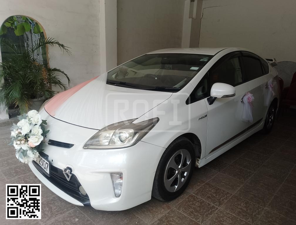 Toyota Prius for rent in Piliyandala
