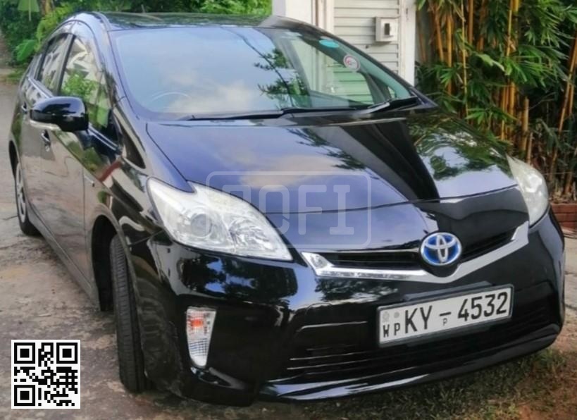 Toyota Prius for rent in Malabe