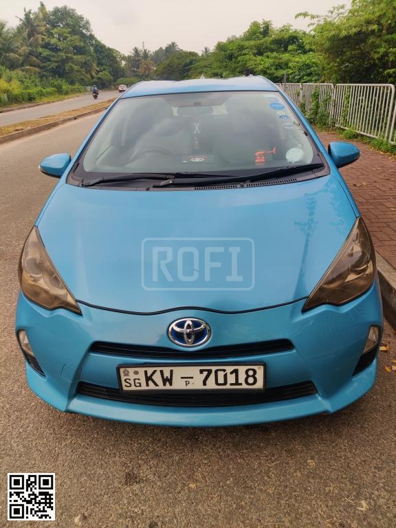 Toyota Aqua Hybrid for rent in Battaramulla