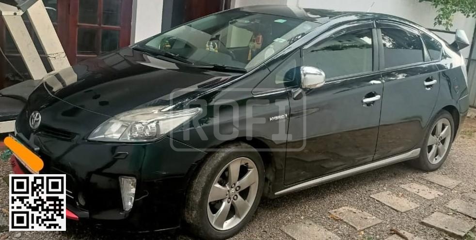 Toyota Prius for rent in Kottawa