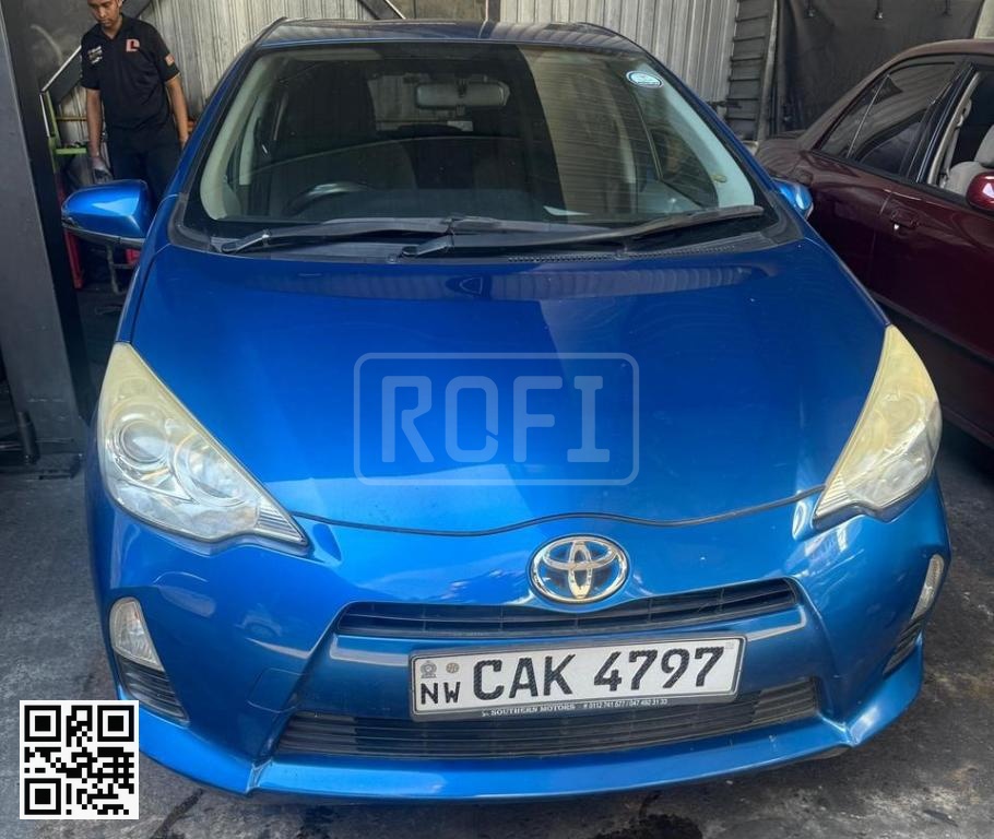 Toyota Aqua Hybrid for rent in Kaduwela