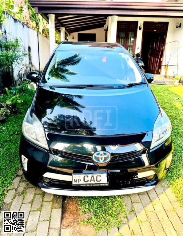 Toyota Prius for rent in Kaduwela