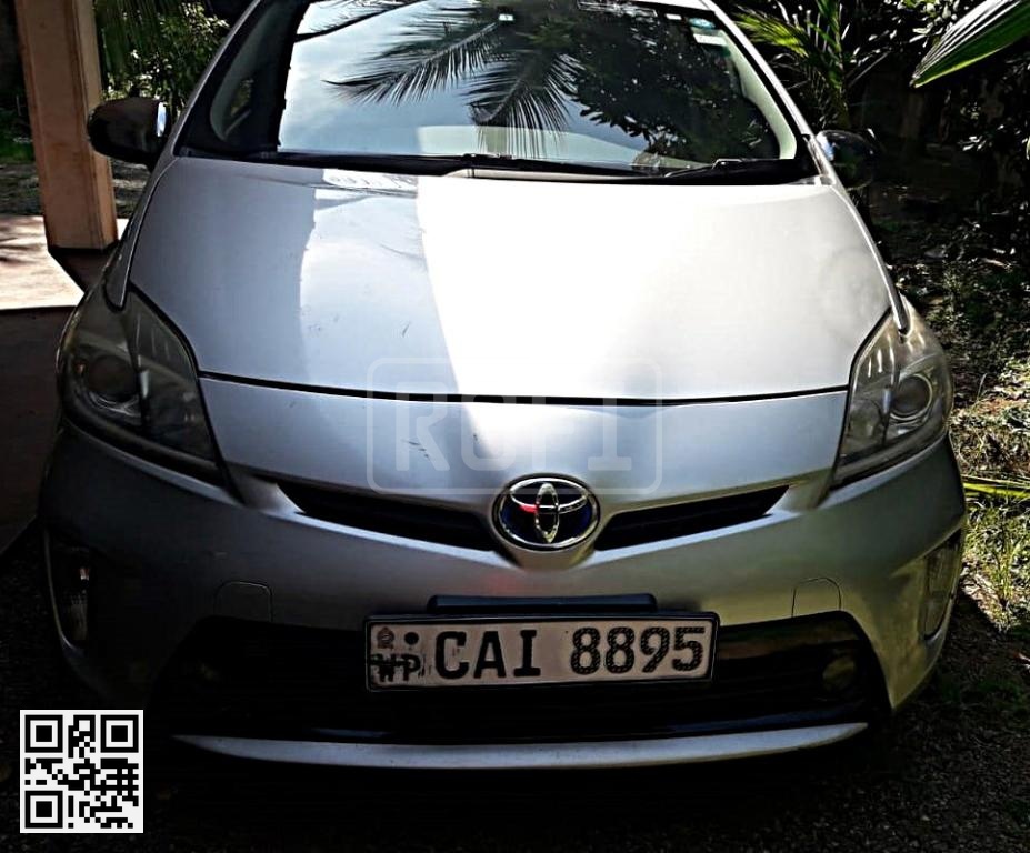 Toyota Prius for rent in Wadduwa
