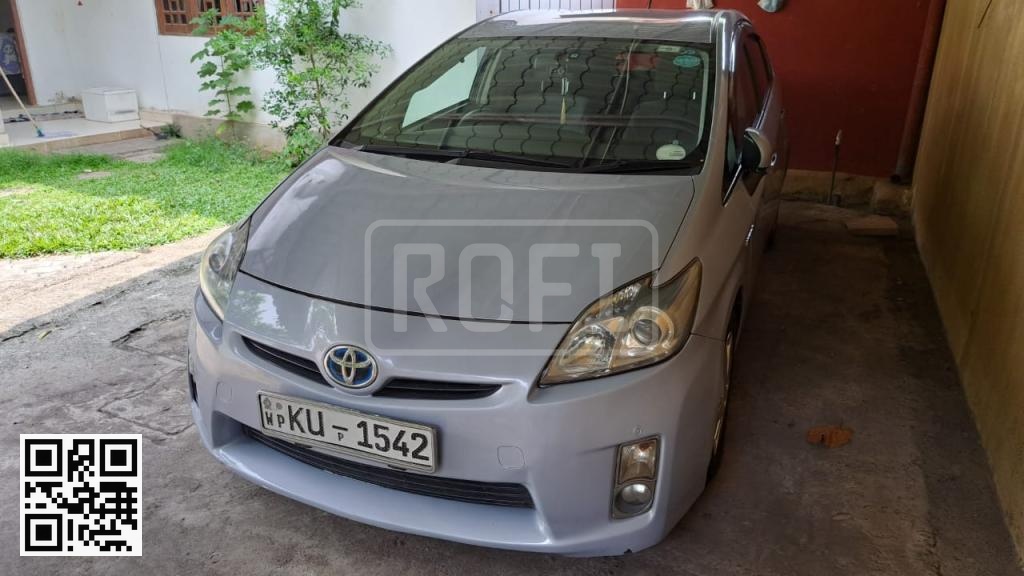 Toyota Prius for rent in Boralesgamuwa
