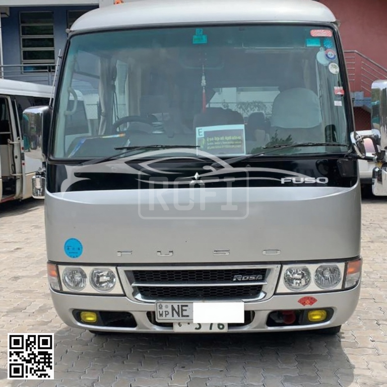 Mitsubishi FUSO for rent in Malabe