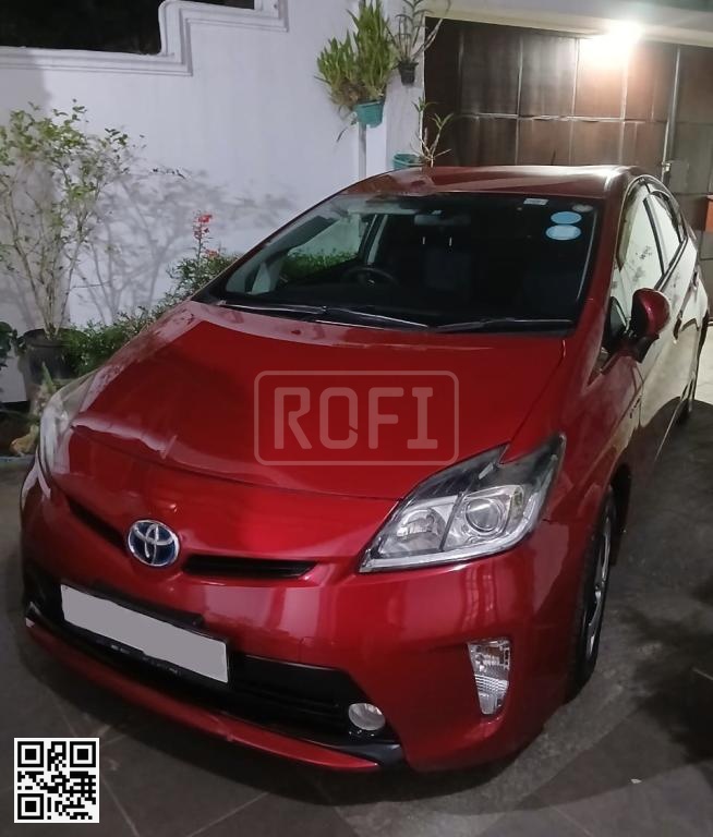 Toyota Prius Hybrid for rent in Matara