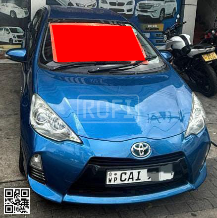 Toyota Aqua Hybrid for rent in Kiribathgoda