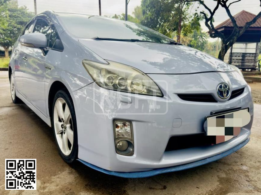 Toyota Prius for rent in Kadawatha