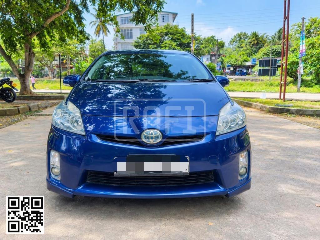 Toyota Prius for rent in Kadawatha